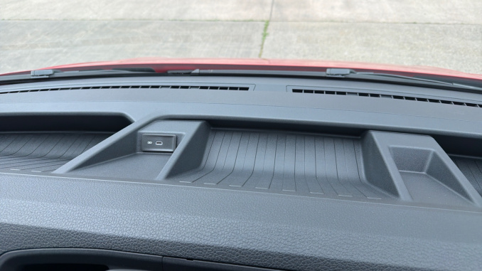 Volkswagen Crafter Cr35 Mwb Diesel Fwd 2.0 TDI 140PS Commerce Plus High Roof Van - Image 31